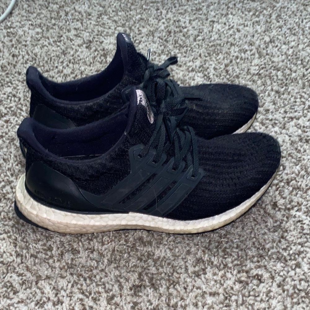 Women's Size 6 Adidas Black and White Ultra-boost